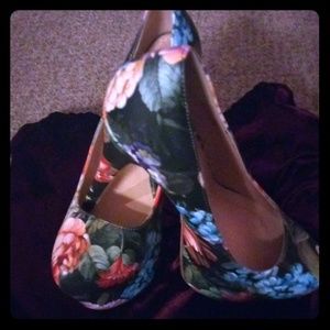 Floral print stillettos